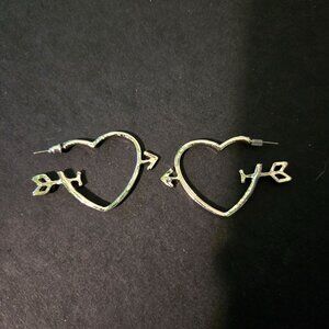Earrings Silver heart arrow hoop Post